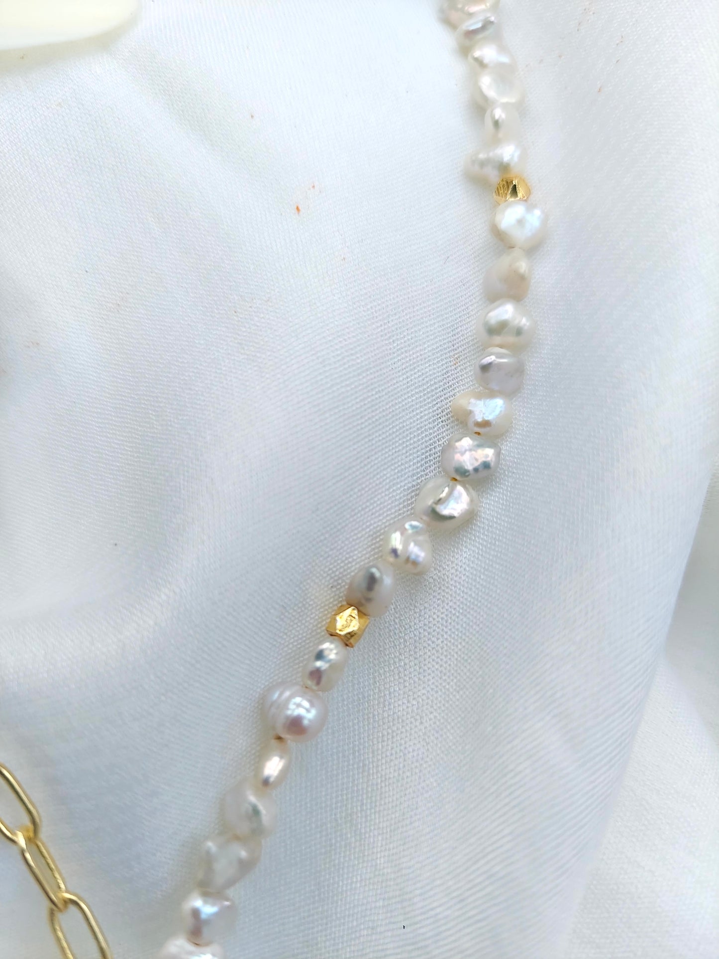 Wonder of pearls Neckpiece