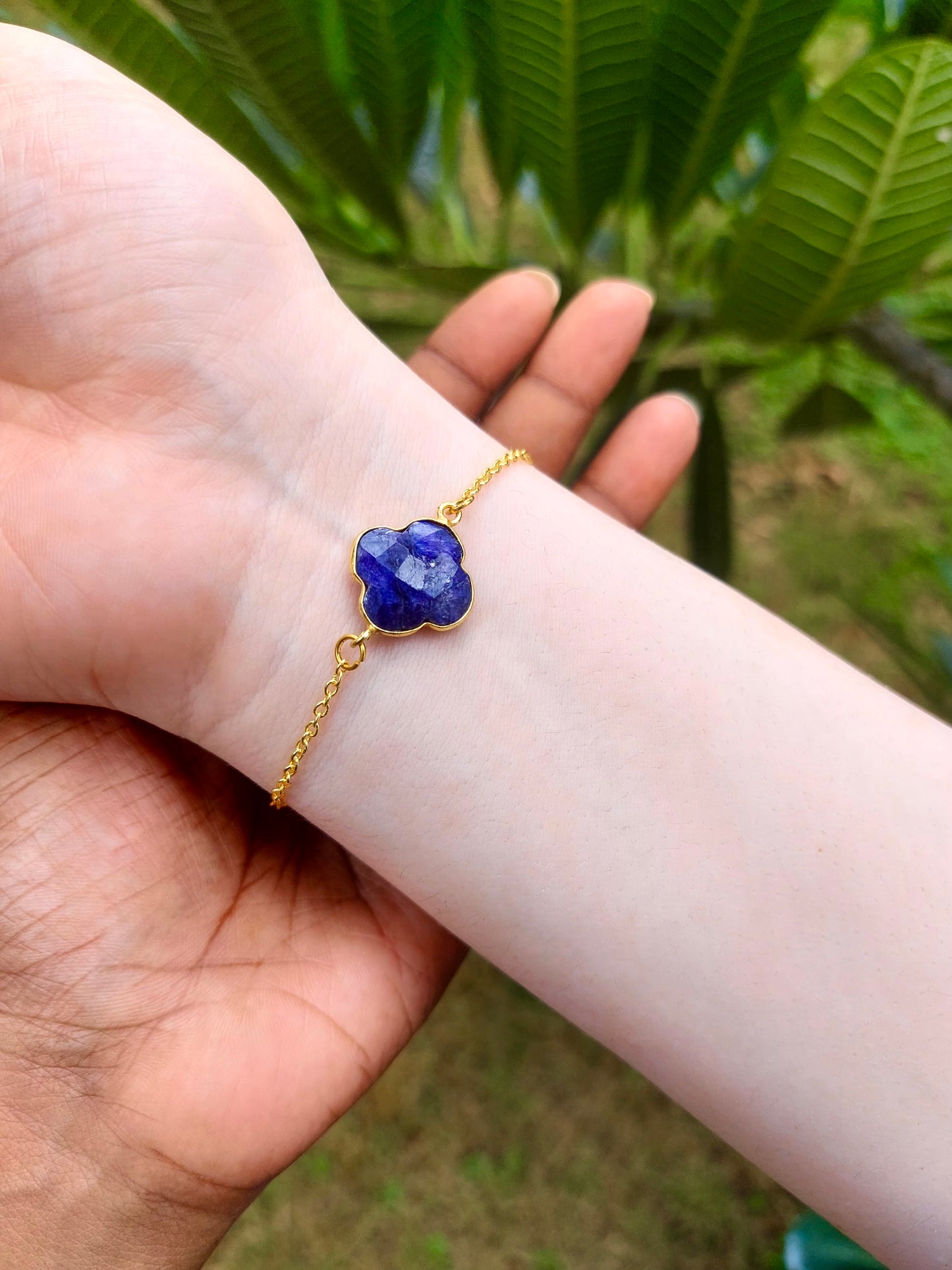 Lapis lazuli clover bracelet